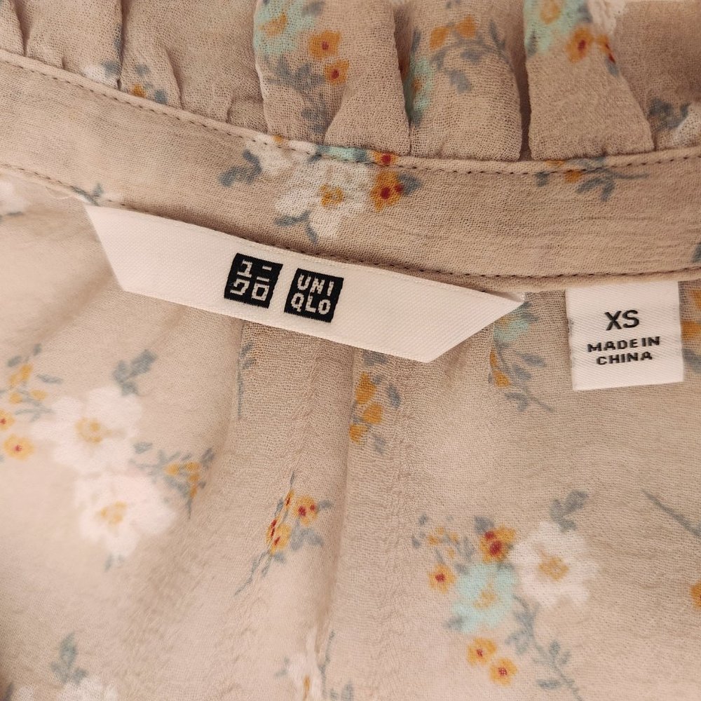 Uniqlo Pleated Chiffon Dress - Picture 9 of 14